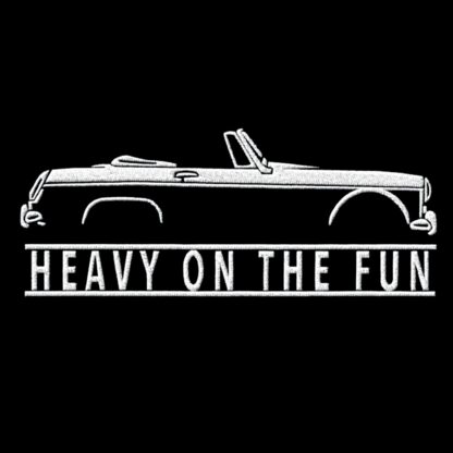 T-Shirt, Stickerei mittig groß, MG Midget, Text HEAVY ON THE FUN, Weiße Schrift